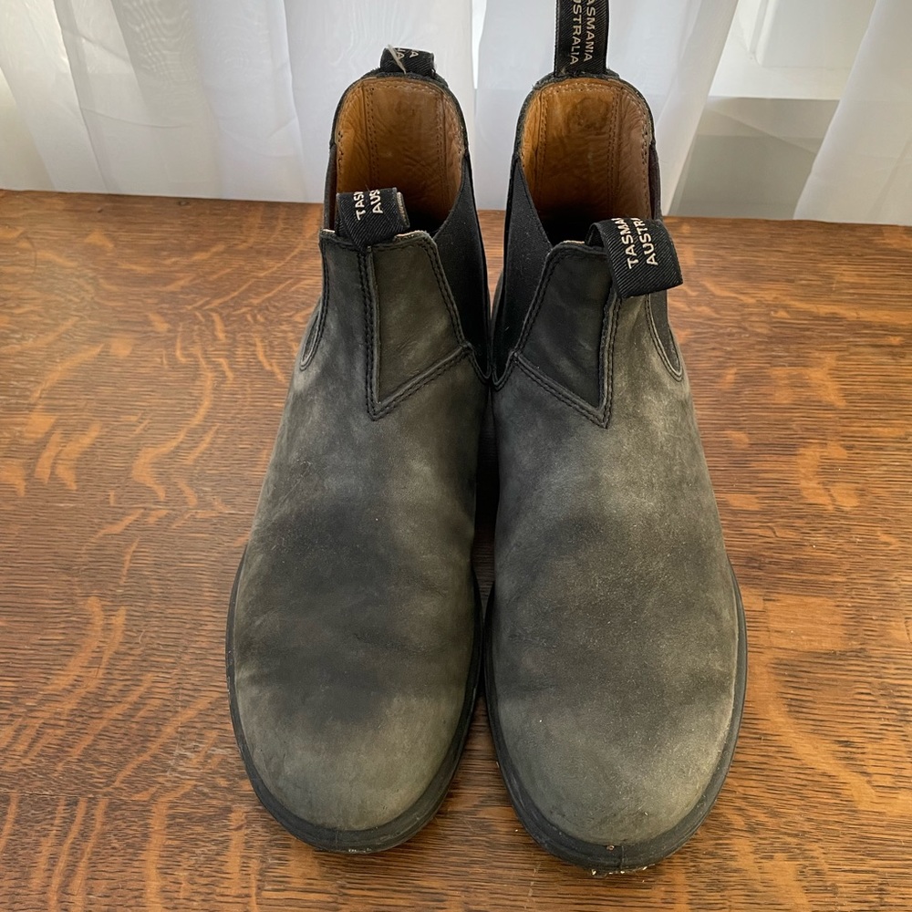 Blundstone boots in Steel Grey color mens US 10 / AU 9 — womens US 11/11.5